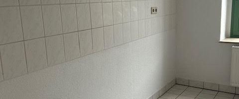 Schöne 3-Zimmer mit Laminat und Wannenbad in sehr guter Lage! Jetzt einziehen und im neuen Jahr erst zahlen! - Photo 1