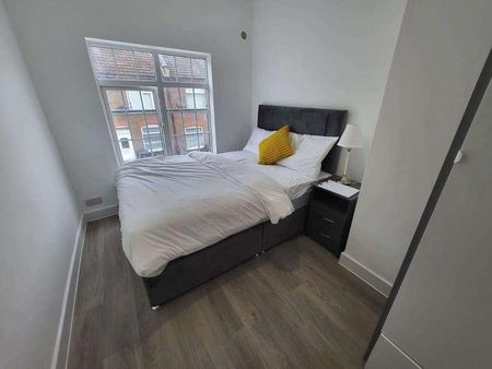 Tavistock Street, LU1 - Photo 2