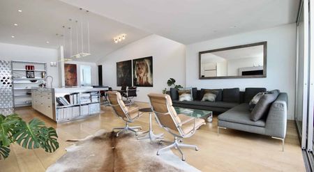 " SPECTACULAR WATERFRONT - 1BRM PENTHOUSE APARTMENT " - Photo 2