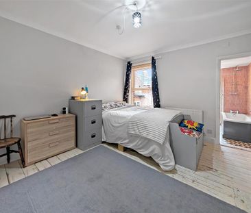 2 bedroom semi-detached house to rent - Photo 3