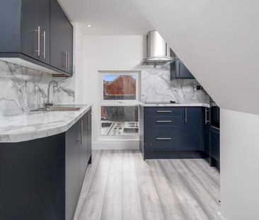 Bank Street - Photo 5