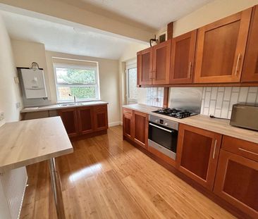 2 bedroom semi-detached house to rent - Photo 6