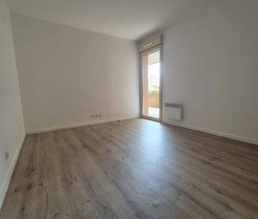 Location Appartement 3 pièces 82m² VALENCIENNES 59300 - Photo 5