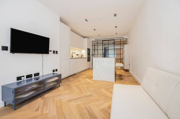1 Bed Flat, Cluny Mews, SW5 - Photo 1