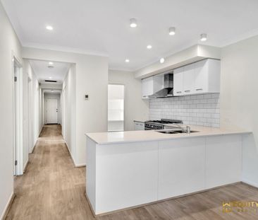 For Lease - Park Facing, Premium Location, Walk to Station, Shoppin... - Photo 4