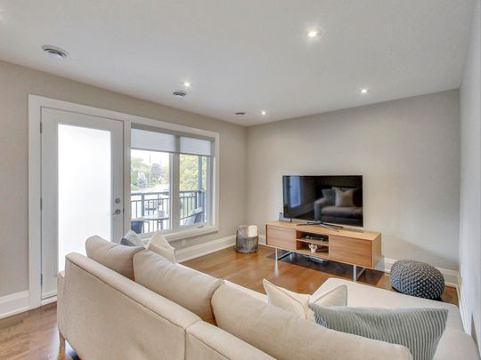 For Lease - 728 Vaughan Road Unit# Apt #3, Toronto, Ontario - Photo 1