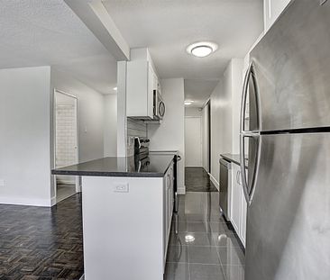 Nelson Manor - Photo 1