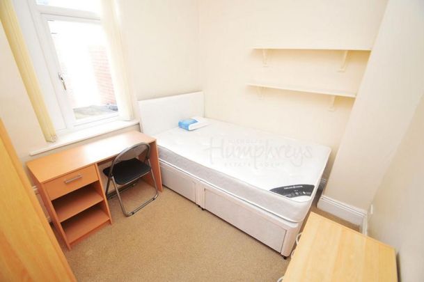 5 bedroom house to rent - Photo 1