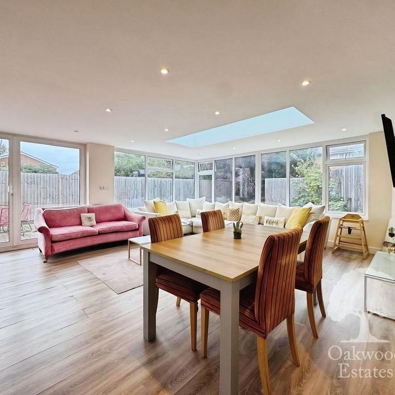 4 bedroom bungalow to rent - Photo 1