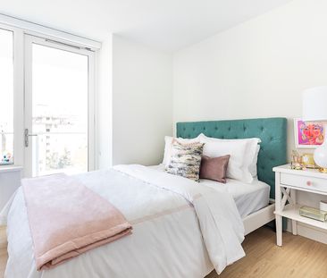1108 Pendrell Street, Vancouver - Photo 2