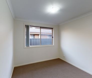 75 Niven Parade, Rutherford NSW 2320 - Photo 2