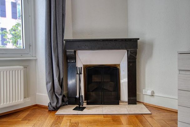 Adrienne #4 - Foto 1