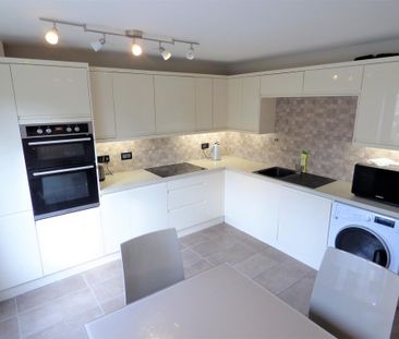 3 bedroom terraced house to rent - Photo 6