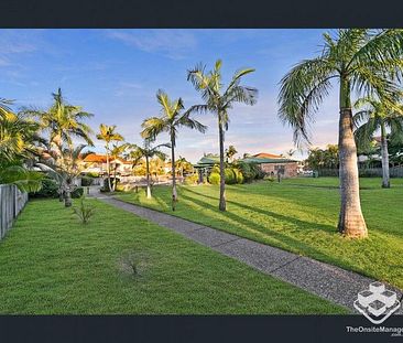 Lovely Resort Style Townhouse in a Quite Bayside Complex - Photo 1