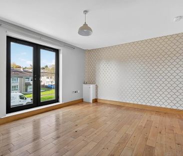 37 Drumadoon Square, Dundonald, Belfast, BT16 2QN - Photo 1