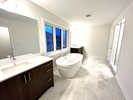 For Lease - 117 Silk Twist Drive, East Gwillimbury, Ontario - Photo 3