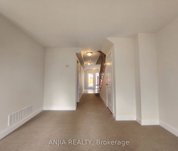 For Lease - 104 Credit Lane, Richmond Hill, Ontario - Photo 2