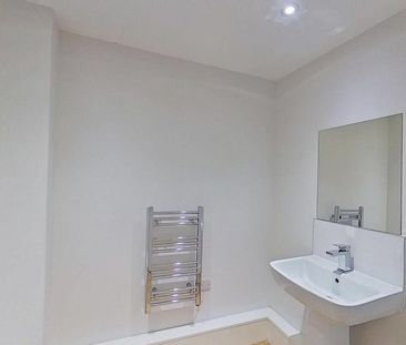 3 bedroom flat to rent - Photo 5