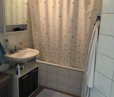 2.5-Zimmer-Wohnung mit Balkon in Münsingen - Photo 2
