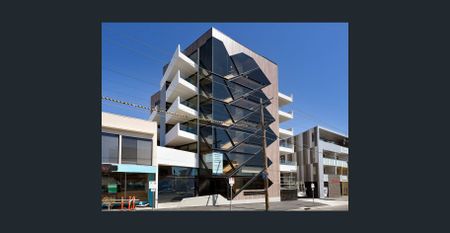 One Bedroom Apartment with Fantastic location - Photo 3