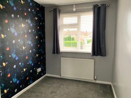 3 bedroom semi-detached house to rent - Photo 2