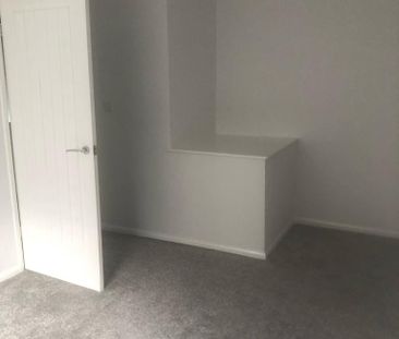 2 bedroom semi-detached house to rent - Photo 5