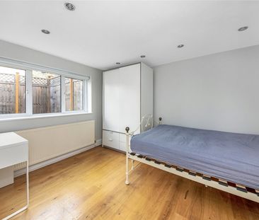 2 Bed Flat, Newcross, SE14 - Photo 6