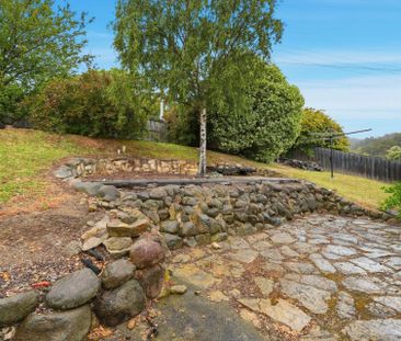 Comfortable Family Living in Glenorchy’s Convenient Heart - Photo 1