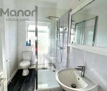 2 bedroom end of terrace house to rent - Photo 3
