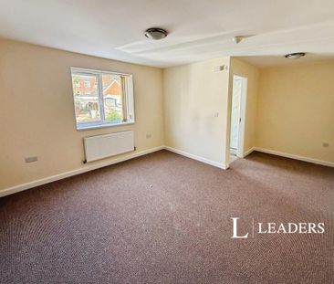 4 bedroom detached house to rent - Photo 1