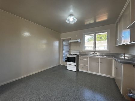 Two Bedroom Unit with Private Garden and Garage - Photo 4
