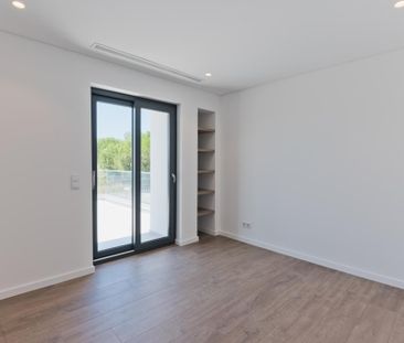 5 Bedroom House with swimming pool, Carnaxide, Oeiras - Photo 3