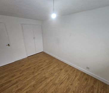 3 bedroom apartment to rent - Photo 6