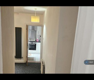 2 bedroom maisonette to rent - Photo 5