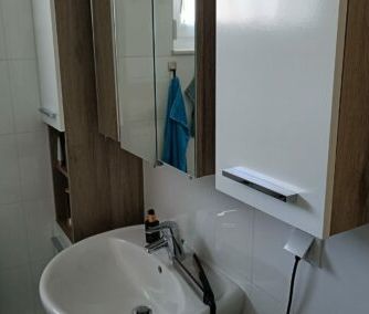 Schöne, moderne Wohnung mit Balkon, Lift und Carport. - Photo 6