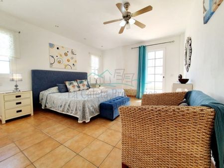 Luxury Villa for rent in Adeje, Spain - Photo 4