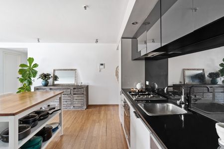 711 / 425-429 Bourke Street - Photo 4