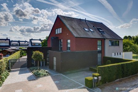 GELIJKVLOERS APPARTEMENT MET TUIN EN TWEE SLAAPKAMERS NABIJ HET STADSCENTRUM VAN BILZEN - Photo 3