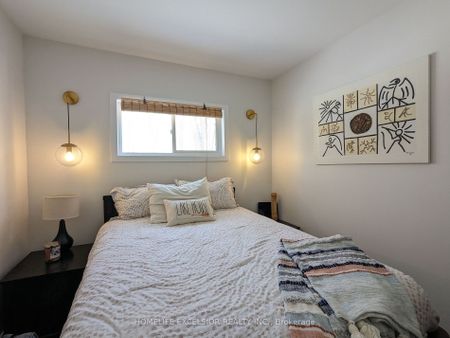 Detached Home For Lease | S8083618 - Photo 2