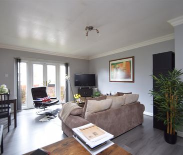 2 bedroom apartment - Photo 2