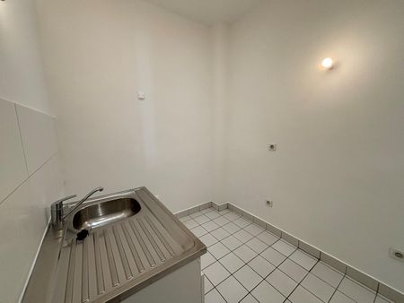 location Appartement T3 DE 115.65m² À PARIS - Photo 3
