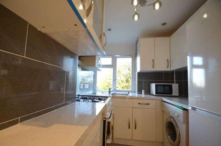 Berkeley Court, Weybridge, KT13 - Photo 4