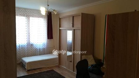 Kiadó jó állapotú panel lakás - Nyíregyháza - Fotó 5