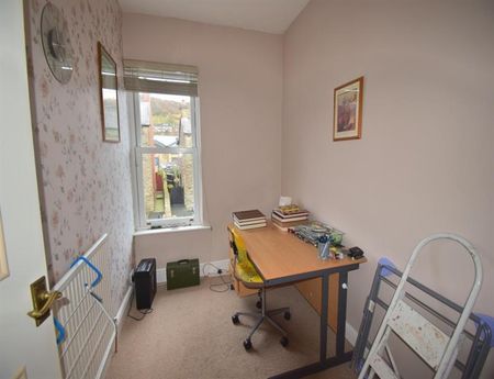 3 Bedroom Semi Detached Available Arranging tenancy - Photo 4