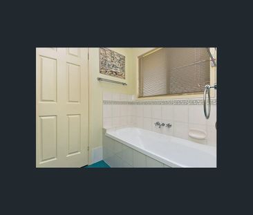Charming Family Home in Crestmead - Photo 6
