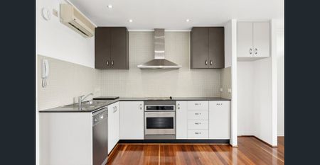 City Apartment Close To Eastern Beach - Photo 3