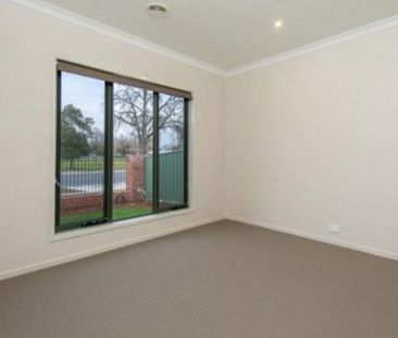EXECUTIVE LIVING - Photo 1