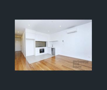 Spacious and gracious in The York - Photo 1