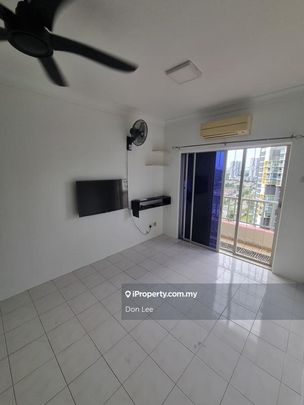 Vista Pinggiran Apartment, Taman Pinggiran Putra, Seri Kembangan - Photo 1