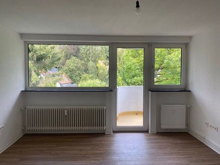 Kurzfristige Anmietung möglich - sanierte und renovierte 3-Zimmer-Wohnung mit Balkon - Foto 4